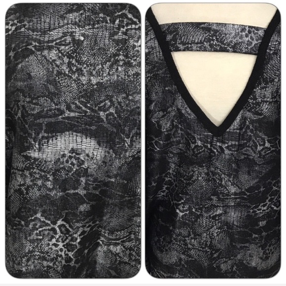 Butterfly Sleeve V-Neck Back Sweater - Picture 3 of 6